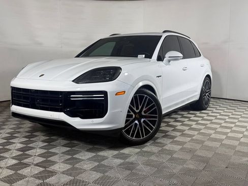 Used 2024 Porsche Cayenne Turbo AWD/4WD image 1