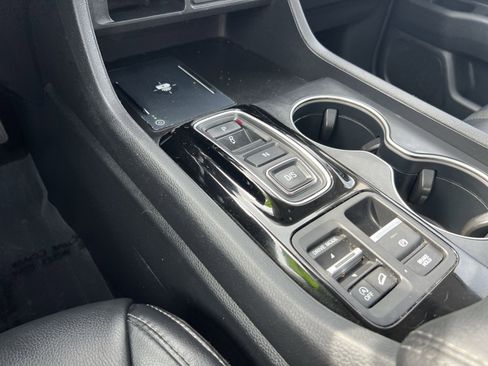Used 2023 Honda Pilot Touring image 22