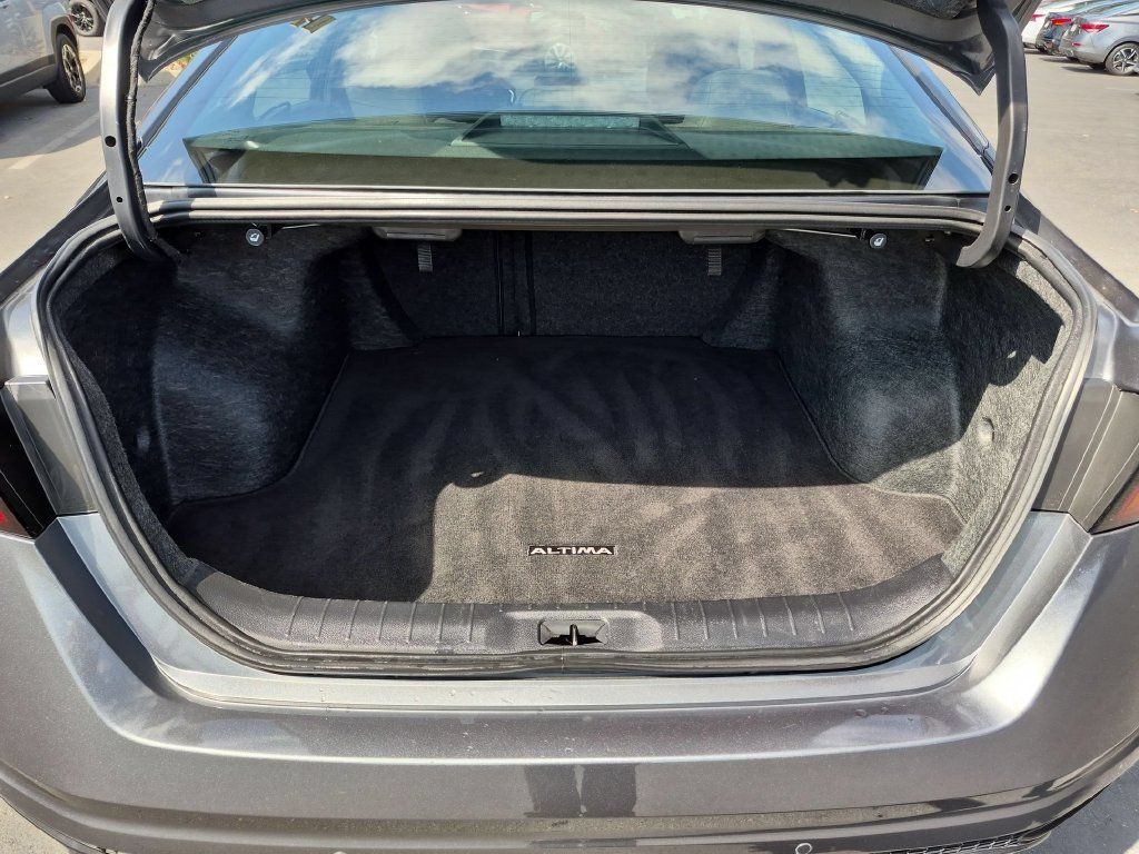 Used 2025 Nissan Altima 2.5 SV AWD/4WD image 28