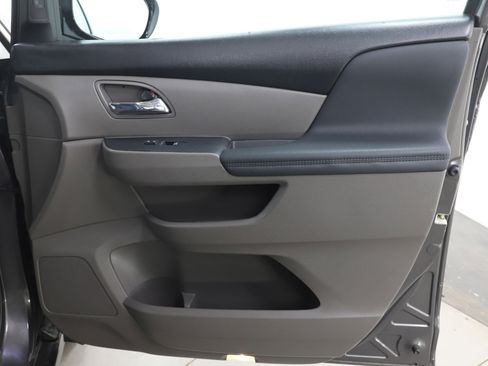 Used 2016 Honda Odyssey Touring Elite image 12