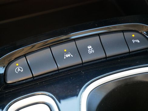 Used 2021 Buick Envision Essence w/ Technology Package I image 26