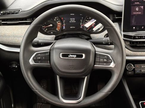 Used 2023 Jeep Compass Sport image 11