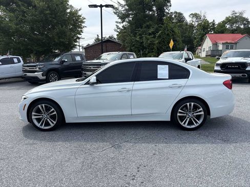 Used 2018 BMW 330i xDrive Sedan w/ Convenience Package AWD/4WD image 9
