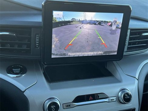 Certified 2023 Ford Explorer XLT image 24