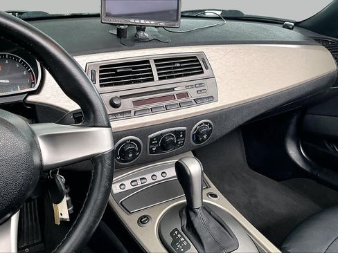 Used 2003 BMW Z4 3.0i RWD image 6
