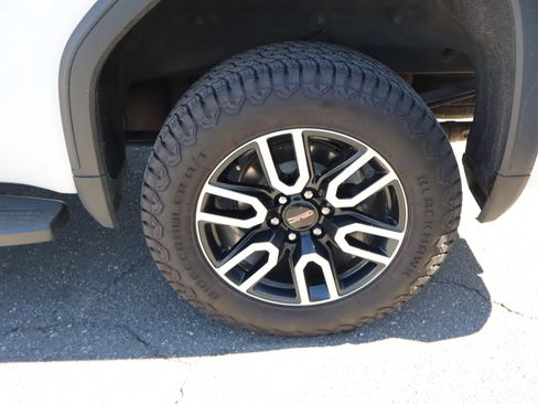 Used 2024 GMC Sierra 1500 AT4 w/ AT4 Premium Package AWD/4WD image 41