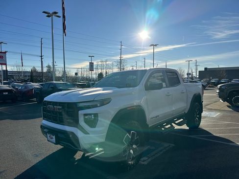 Used 2024 GMC Canyon AT4X image 7