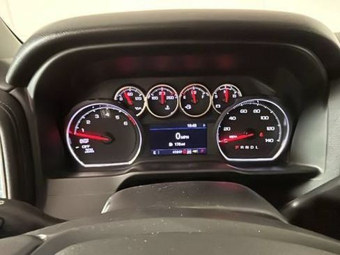 Used 2021 Chevrolet Silverado 1500 LT AWD/4WD image 17