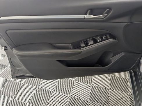 Used 2023 Nissan Altima 2.5 SV image 10