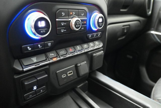 Used 2022 GMC Sierra 2500 AT4 w/ AT4 Preferred Package AWD/4WD image 32