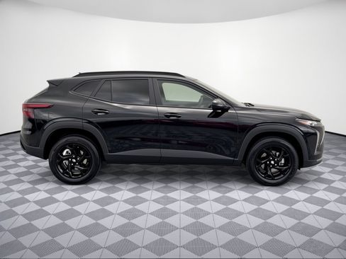 Used 2024 Chevrolet Trax LT w/ Driver Confidence Package FWD image 8
