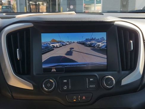 Used 2023 GMC Terrain SLT image 30