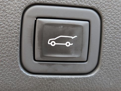 Used 2023 GMC Yukon XL Denali Ultimate w/ LPO, Floor Liner Package AWD/4WD image 19
