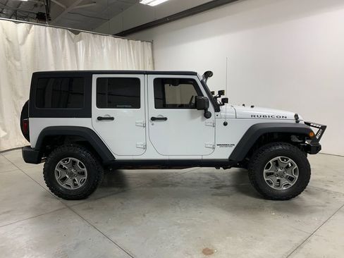 Used 2016 Jeep Wrangler Unlimited Rubicon w/ Connectivity Group image 23