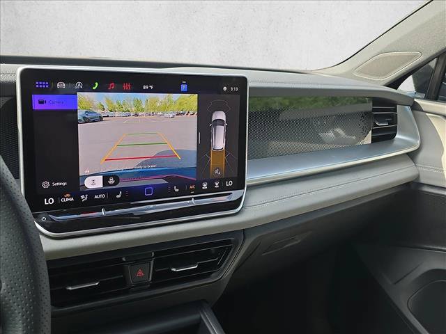 New 2026 Volkswagen Tiguan SE R-Line FWD image 16