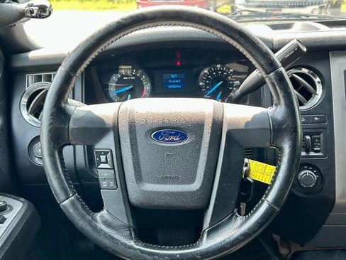 Used 2016 Ford Expedition XL image 16