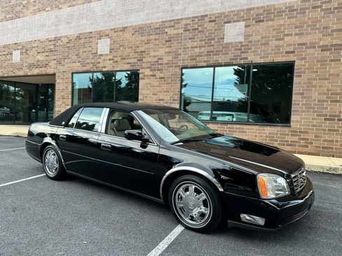 Used 2005 Cadillac De Ville w/ Limited Edition Package FWD image 28