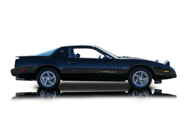 Used 1992 Pontiac Firebird Formula RWD image 2