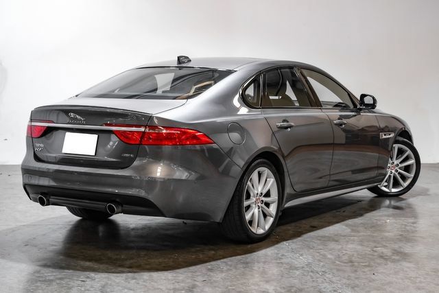 Used 2016 Jaguar XF R-Sport RWD image 11