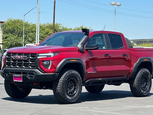 Used 2026 GMC Canyon AT4X w/ AT4X AEV Edition AWD/4WD image 9