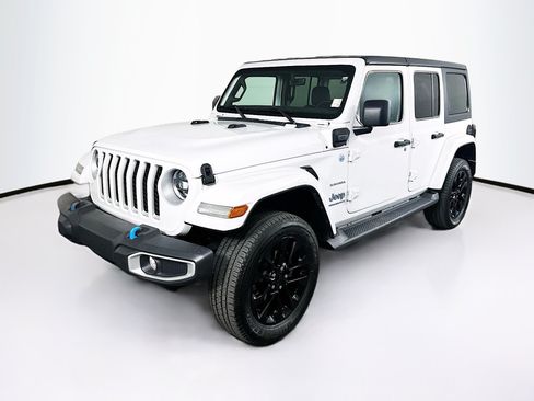 Used 2023 Jeep Wrangler Unlimited Sahara w/ Cold Weather Group AWD/4WD image 3