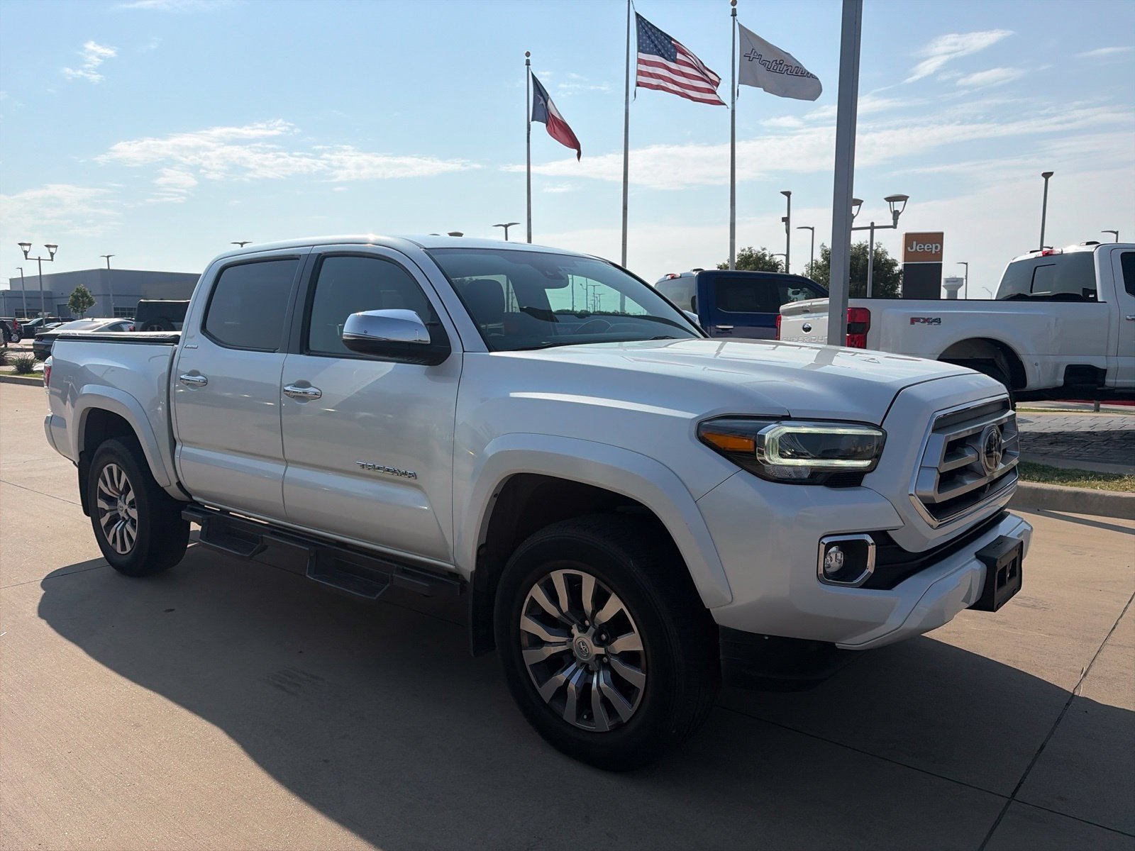 Used 2021 Toyota Tacoma Limited AWD/4WD image 3