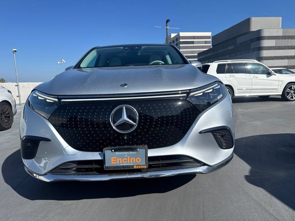 Used 2023 Mercedes-Benz EQS 450+ SUV image 2