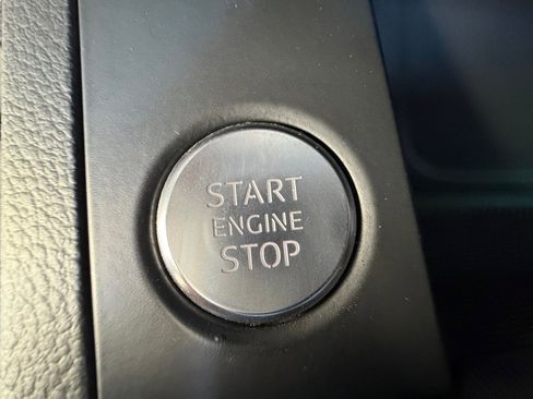 Used 2017 Audi A4 2.0T Premium Plus w/ Premium Plus Package image 30