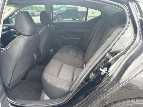 Used 2023 Nissan Altima 2.5 SV w/ SV Premium Package FWD image 22