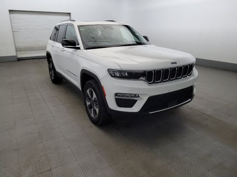 Used 2023 Jeep Grand Cherokee 4WD 4xe image 13