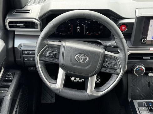 Used 2025 Toyota Tacoma TRD Sport AWD/4WD image 14