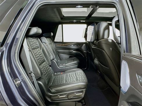 Used 2023 Cadillac Escalade Sport Platinum w/ LPO, ONYX Package image 29