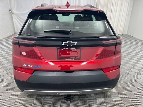 Used 2023 Chevrolet Bolt EUV Premier w/ Sun & Sound Package FWD image 7
