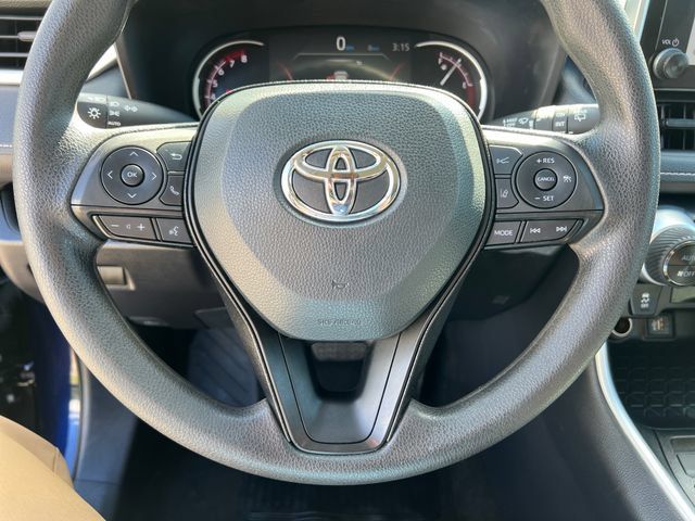 Used 2025 Toyota RAV4 XLE AWD/4WD image 19