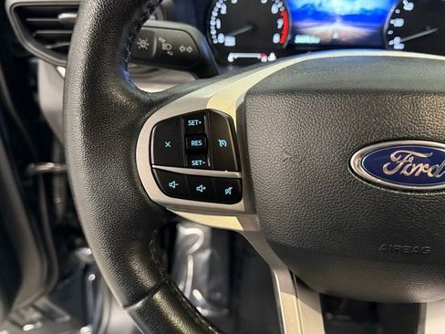 Used 2023 Ford Explorer XLT image 19