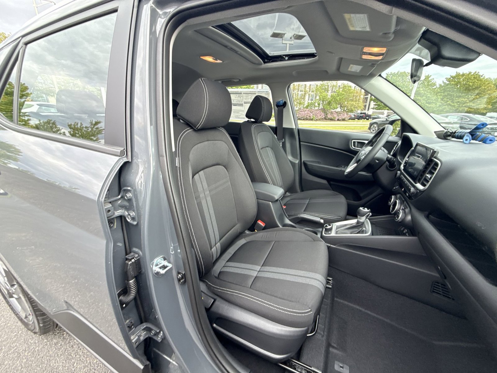 Used 2026 Hyundai Venue SEL FWD image 27