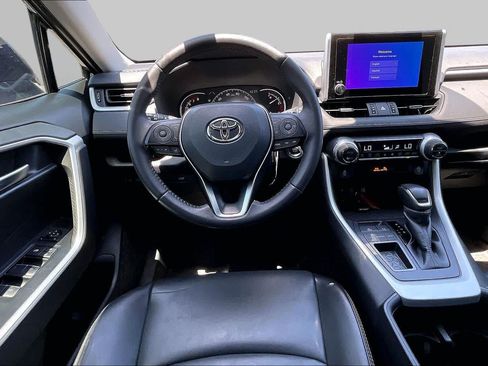 Used 2023 Toyota RAV4 XLE Premium FWD image 5