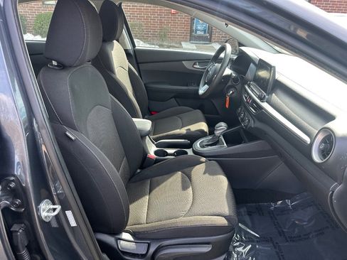Used 2021 Kia Forte LXS image 19