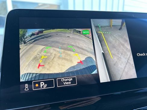 Used 2024 Nissan Armada Platinum w/ Captain's Chairs Package image 31