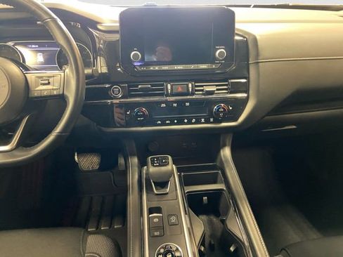 Certified 2023 Nissan Pathfinder SV image 11