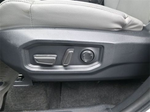 Used 2025 Toyota Tundra Limited image 9