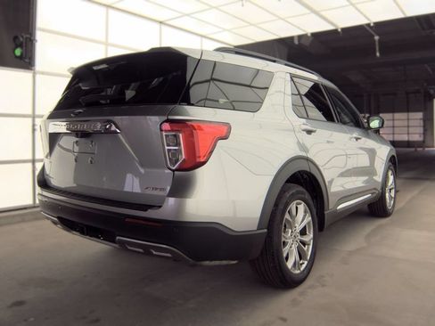 Used 2024 Ford Explorer XLT w/ Equipment Group 202A AWD/4WD image 5