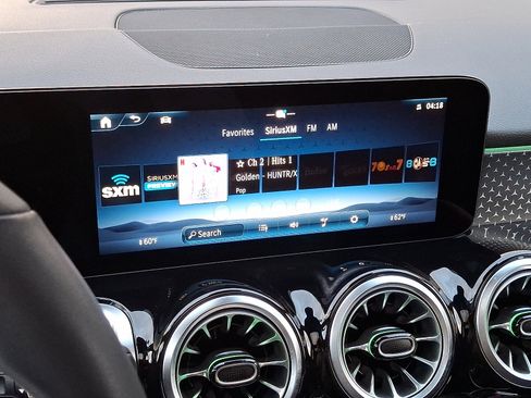 Certified 2025 Mercedes-Benz GLB 250 4MATIC image 19