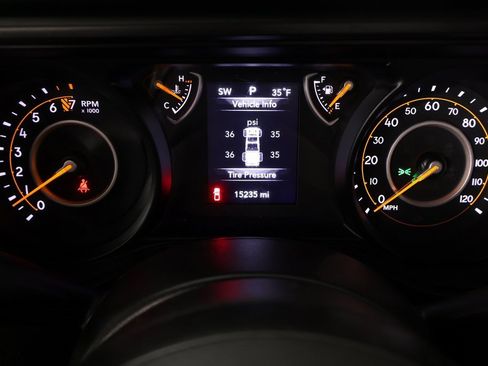 Used 2024 Jeep Gladiator Sport image 4