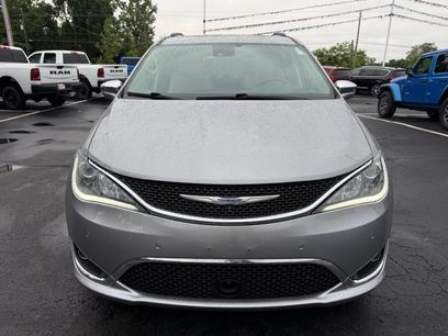 Certified 2017 Chrysler Pacifica Limited w/ Advanced Safetytec Group