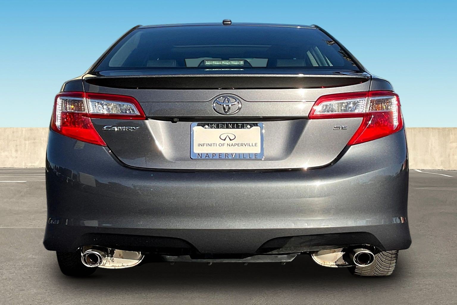 Used 2012 Toyota Camry SE w/ Leather Pkg FWD image 6