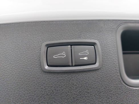 New 2026 Porsche Macan image 15