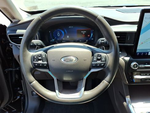 Used 2020 Ford Explorer Platinum w/ Premium Technology Package AWD/4WD image 26
