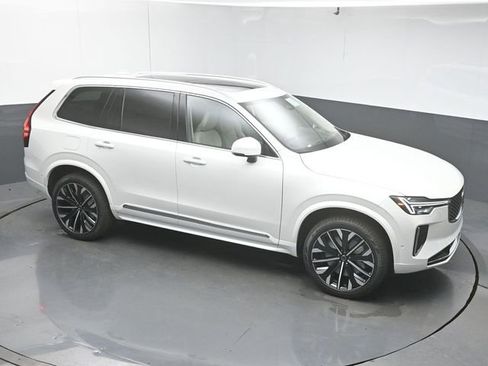 New 2026 Volvo XC90 B6 Ultra w/ Protection Package image 42