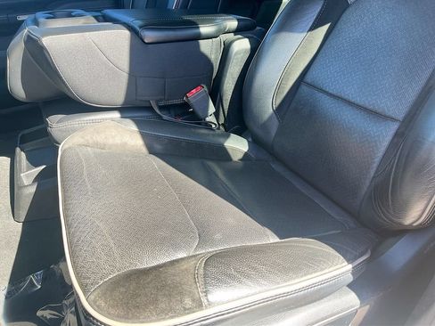 Used 2022 RAM 1500 Laramie AWD/4WD image 18